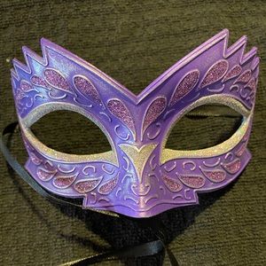 NWOT Purple mascarade mask